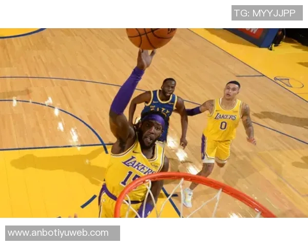 扎威替补表现出色28分钟内14投8中三分命中率高达50砍下20分助力球队进攻稳定 扎威替补表现出色28分钟内14投8中三分命中率高达50砍下20分助力球队进攻稳定