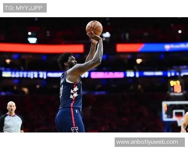 乔治因伤缺席对勇士比赛恩比德出战状态仍待确认 乔治因伤缺席对勇士比赛恩比德出战状态仍待确认