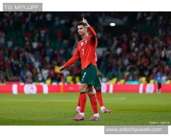 C罗国家队生涯首度染红引发热议球迷对裁判判罚意见不一 C罗国家队生涯首度染红引发热议球迷对裁判判罚意见不一